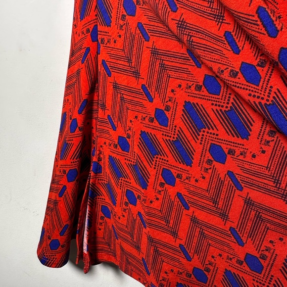 LuLaRoe Red Blue Geometric Tribal Print‎ Short Sleeve Tunic Top S NEW with FLAW - Picture 12 of 14